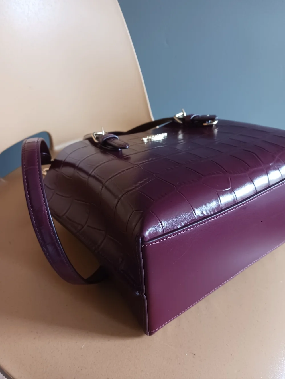 Coach Mollie Crocodile Embossed Red Wine Tote Bag, Crossbody Bag - Picture 9 of 13